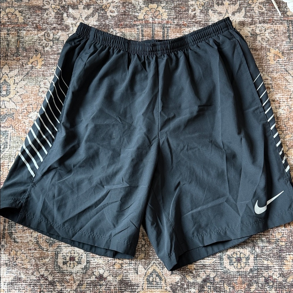 Nike Challenger Shorts 7” Black with Reflective Details